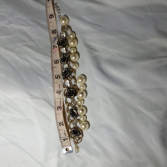Silver Pearl Floral Bracelet - Picture 1 of 4